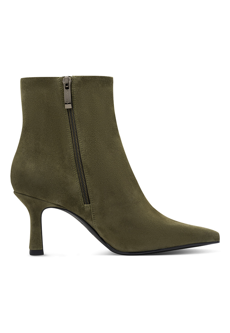 Tamaris Stiefelette Valeria in Olivgrün, Seitenansicht. Die elegante Stiefelette mit Reißverschluss und spitzer Kappe ist aus Wildleder gefertigt.