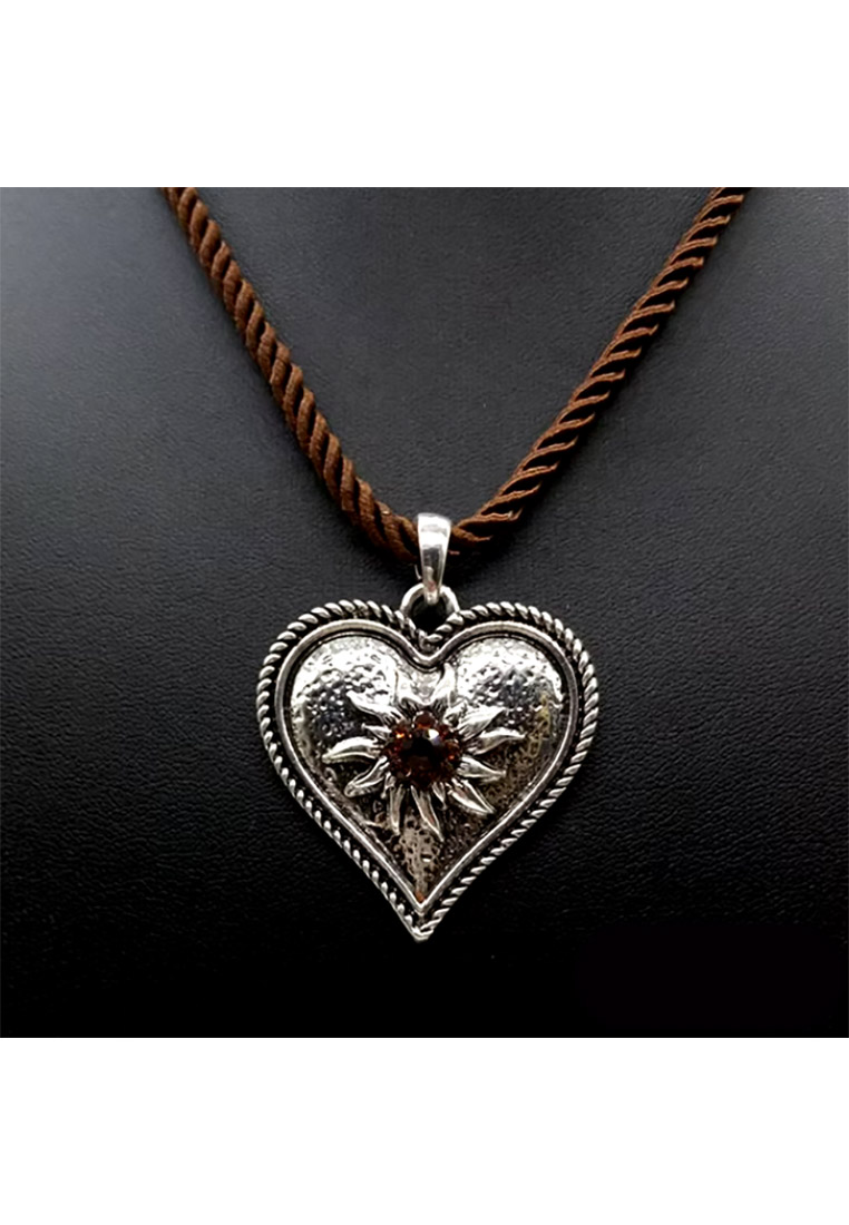 Schmuckzauber Trachtenkette mit Kordel und Herz, Vorderansicht in Silber und Braun, mit einem Herzanhänger im Edelweiss-Design und braunem Stein.