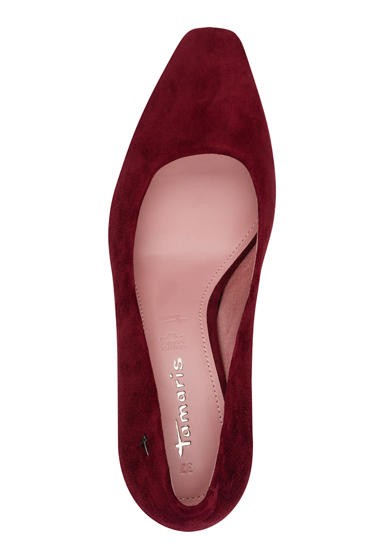 Tamaris Pumps Ava bordeaux - Draufsicht eines eleganten Damenschuhs aus bordeauxrotem Veloursleder mit einer hellrosa Innensohle und dem Tamaris Logo.