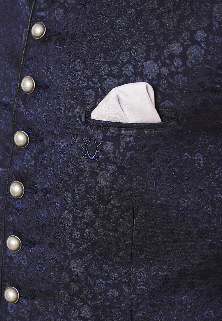 Frontansicht der Krüger Trachtenweste Juanito marine mit floralem Muster und vier silbern glänzenden Knöpfen.