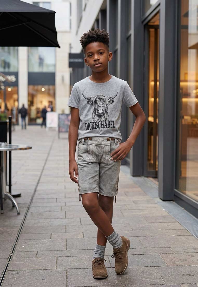 Hangowear Kindertrachtenshirt Dickschädel in Grau, Frontansicht. Das T-Shirt hat einen Aufdruck mit einem Rinderschädel und dem Schriftzug 'Dickschädel'.