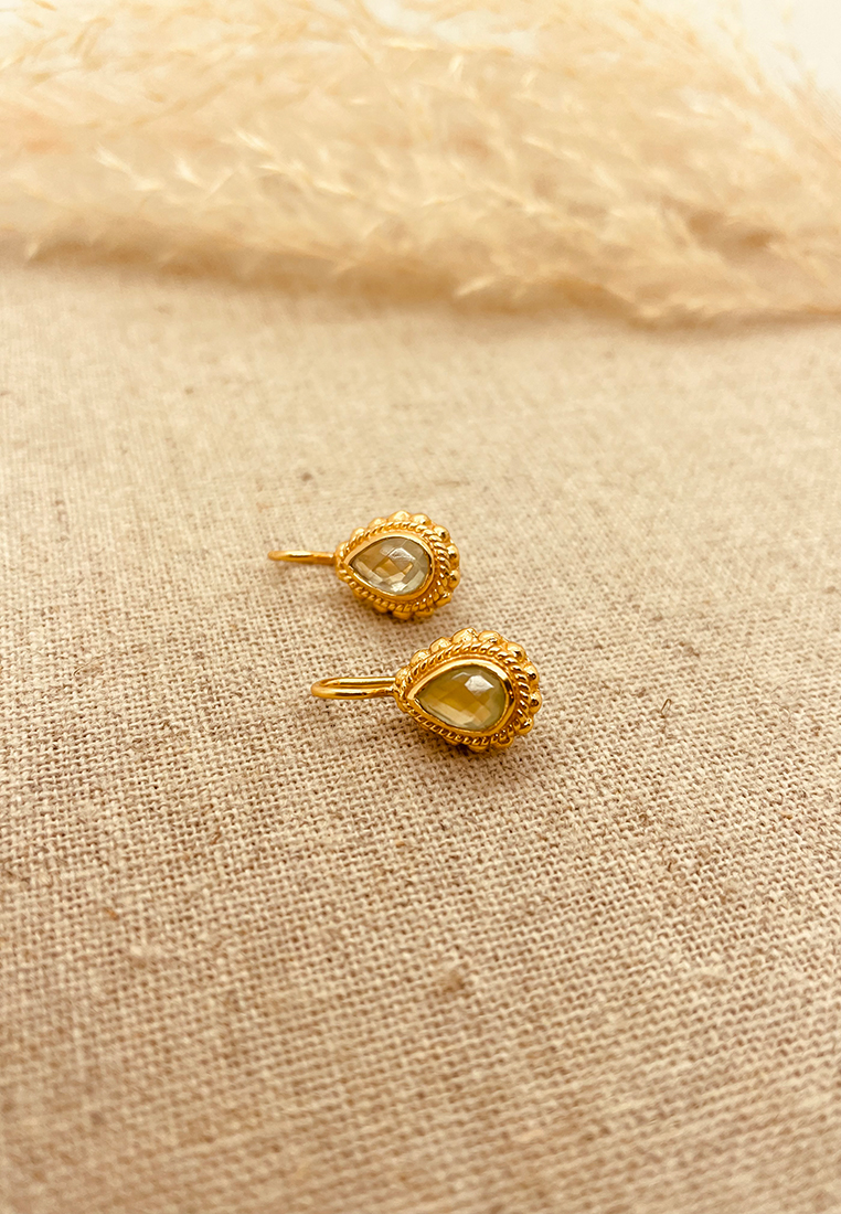 Tropfenohrring mit Prehnit Stein in Gold Tropfenohrring mit Prehnit Stein in Gold