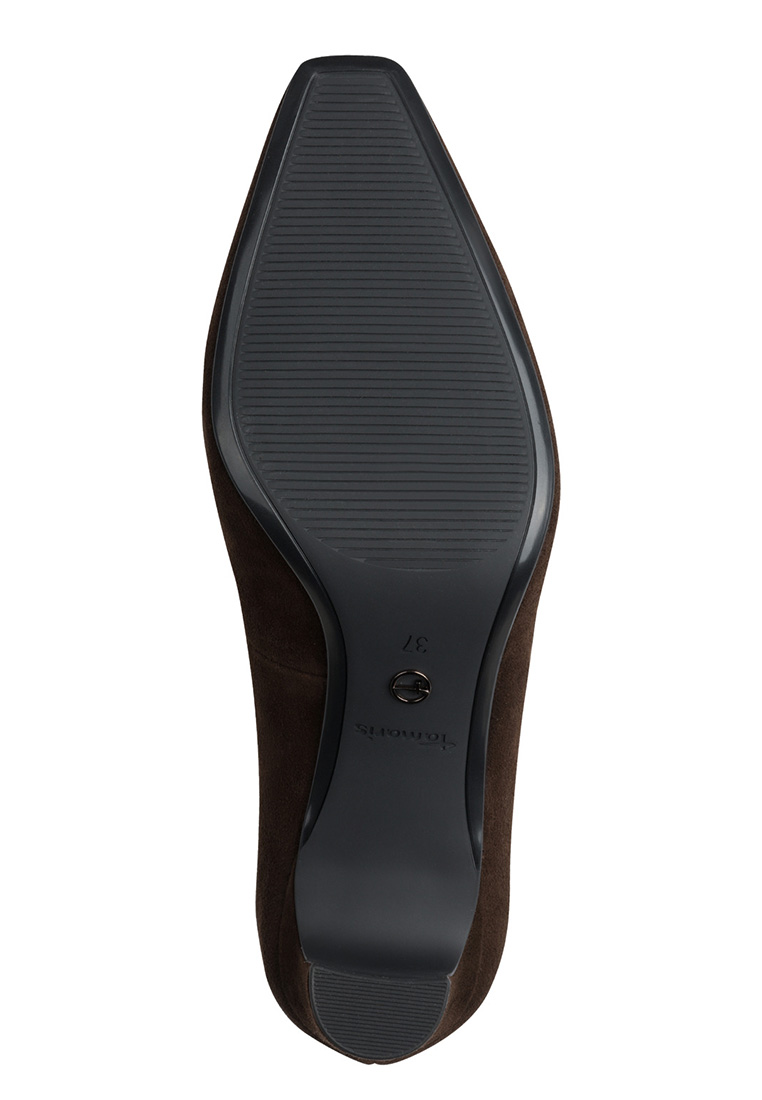 Tamaris Pumps Ava in Braun aus der Seitenansicht. Die Sohle ist geriffelt und hat einen leicht abgerundeten Absatz.
