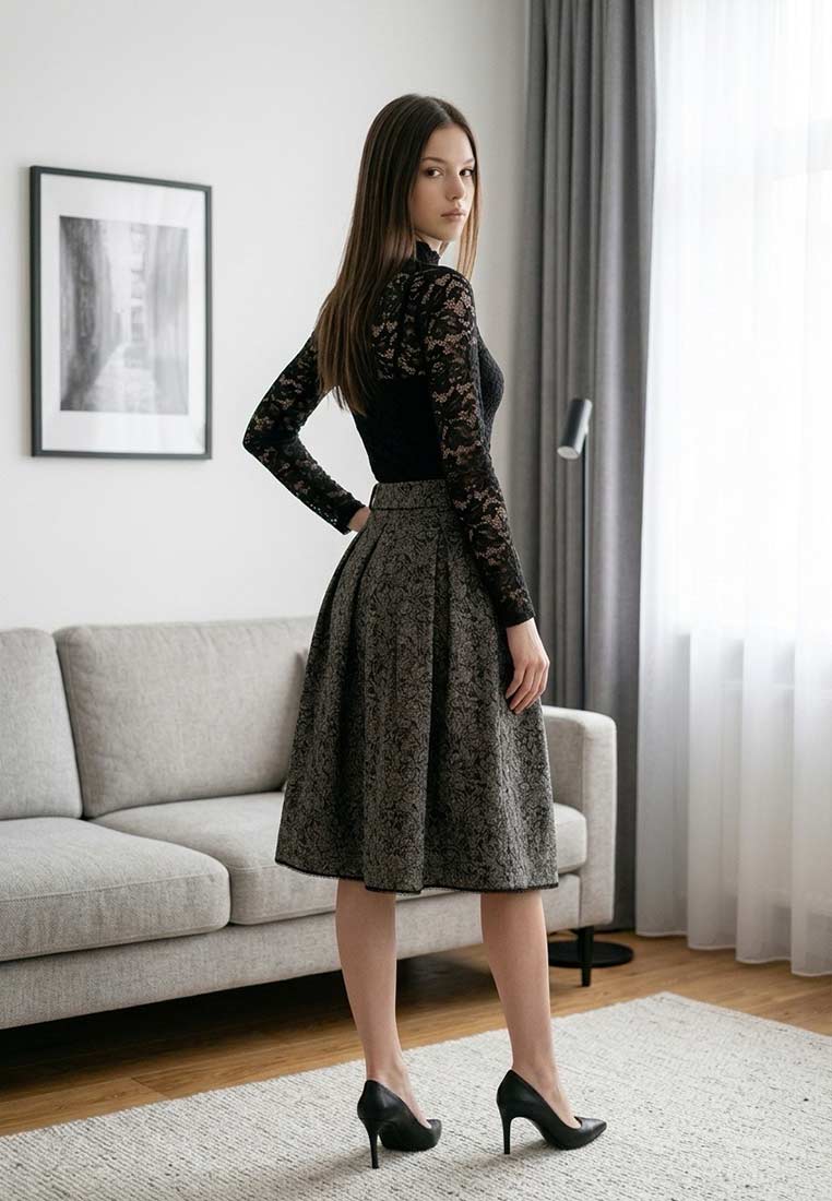 MarJo Trachtenrock Halsbach schwarz 70 cm, Seitenansicht mit Rock-Detail und Bund.