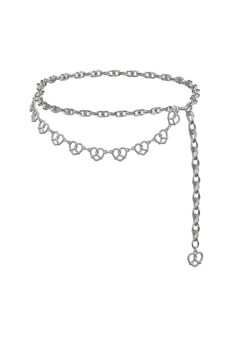 Alpenflüstern Dirndl Schürzenkette Brezenherz silber, Frontansicht. Zweireihige Kette mit kleinen Brezel-Anhängern und einem größeren Brezel-Anhänger am Ende.