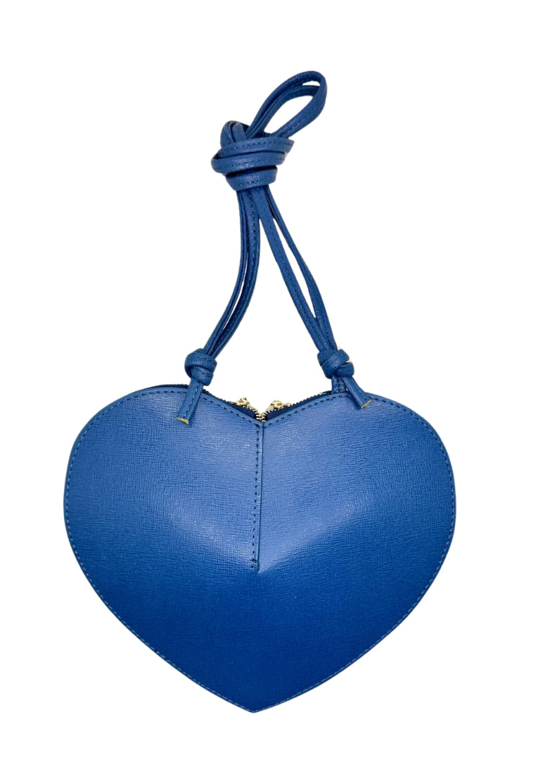 PAN Salzburg Trachtentasche Herzblatt saphirblau, Frontansicht, dieser stylische Tasche in Herzform ist saphirblau und verfügt über zwei schmale Riemen mit Knoten.