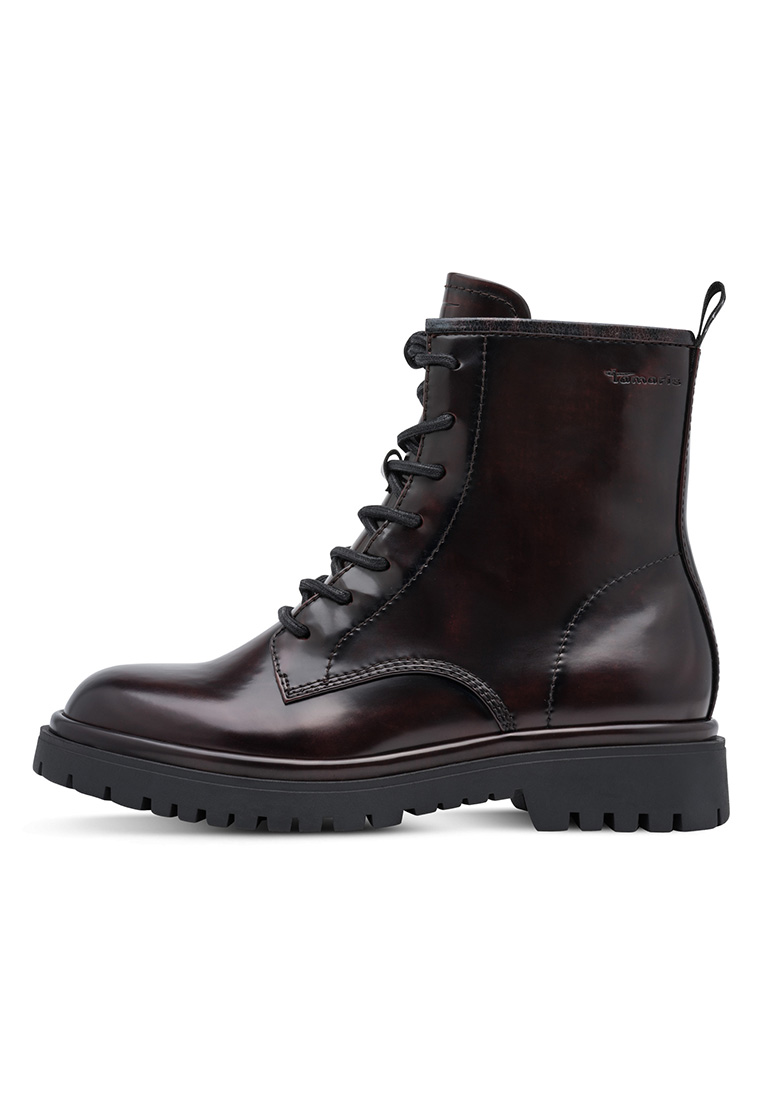 Tamaris Stiefelette Aria in Bordeaux, Seitenansicht. Glänzendes Leder und Schnürung.