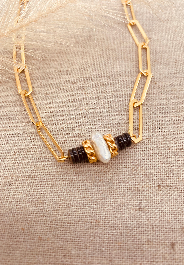 halskette-luna-stein-gold-detail