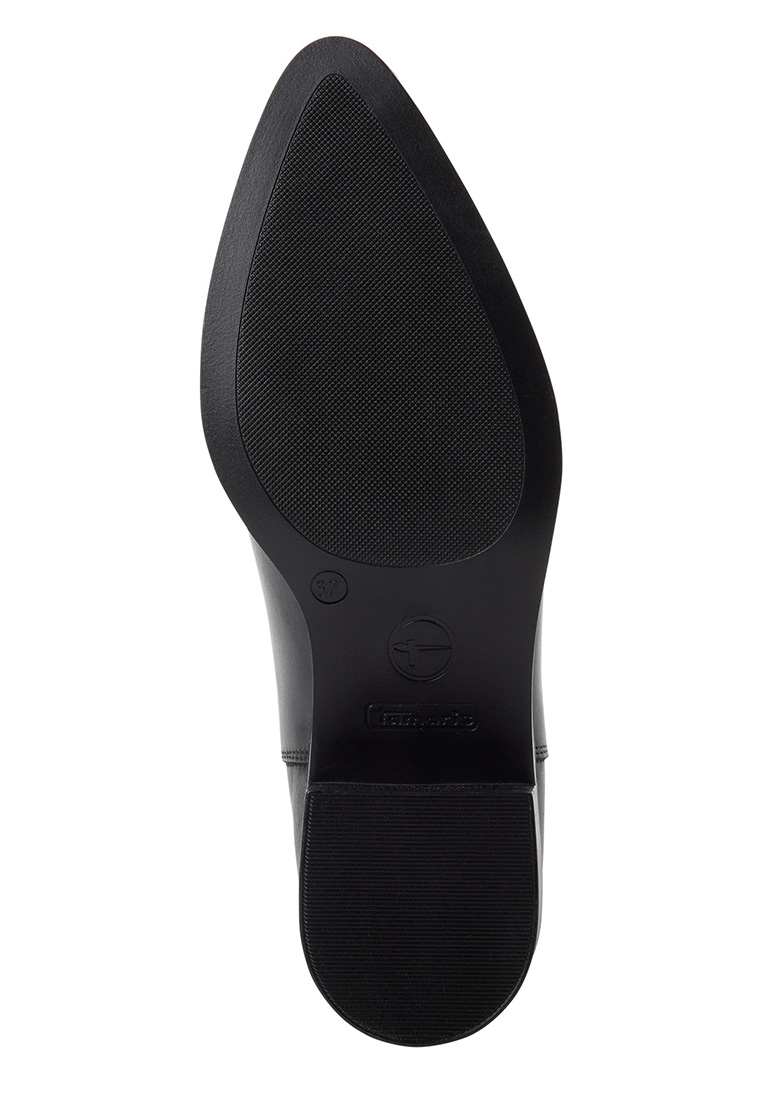 Tamaris Stiefelette Lory schwarz, Unterseitenansicht mit profilierter Laufsohle und kleinem Blockabsatz.