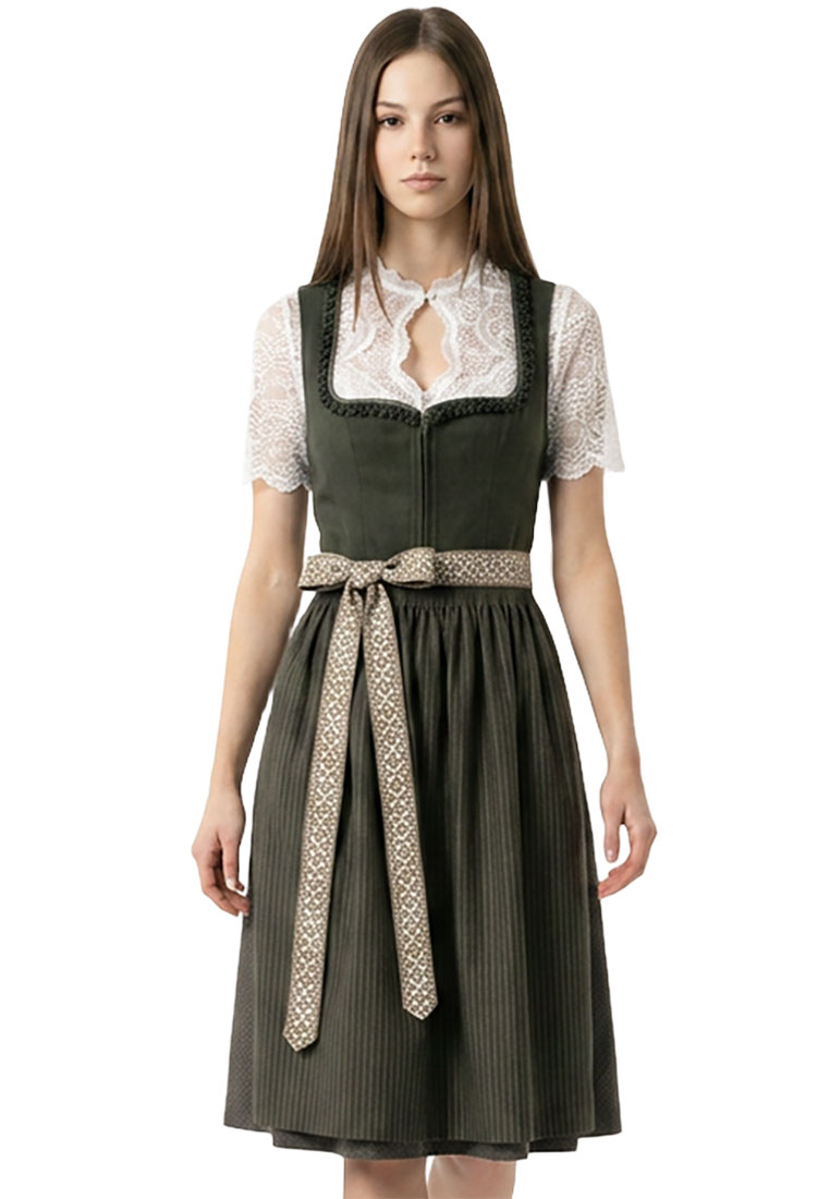 MarJo Trachten Dirndl Reichenfels dunkelgrün 65 cm Frontansicht. Das dunkelgrüne Dirndl hat einen runden Ausschnitt mit einer Spitzenbluse und wird mit einer Schürze gebunden.