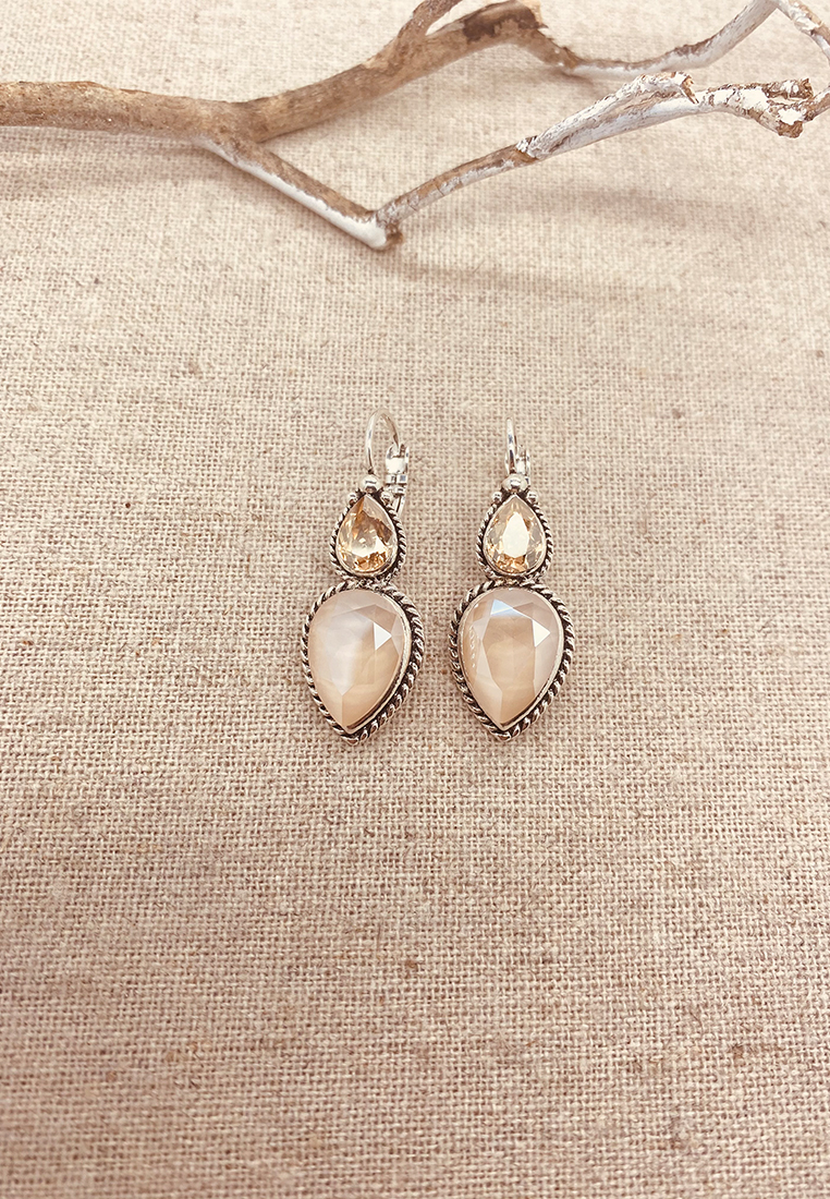 Ohrhänger Aniela milchig weiss Ohrhänger Aniela milchig weiss