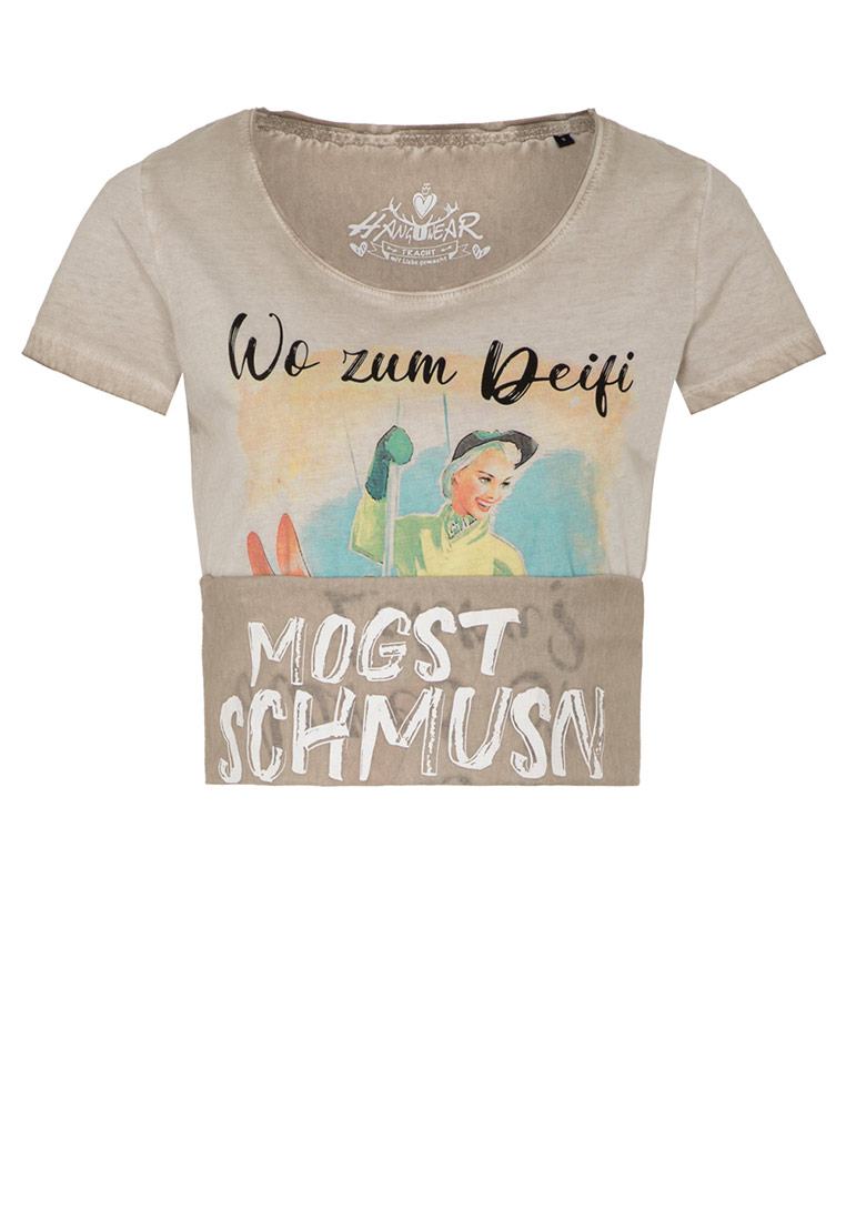 Hangowear Damenshirt Apres Ski in beige, Frontansicht mit Print und Schriftzug. Das Shirt hat kurze Ärmel und einen Rundhalsausschnitt.