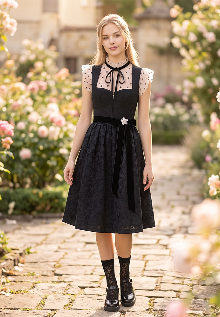 Dirndlbluse Juliette transparent mit schwarzen Blumen | 46 | 01453260 ...